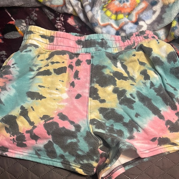 Hollister Shorts - Picture 1 of 3
